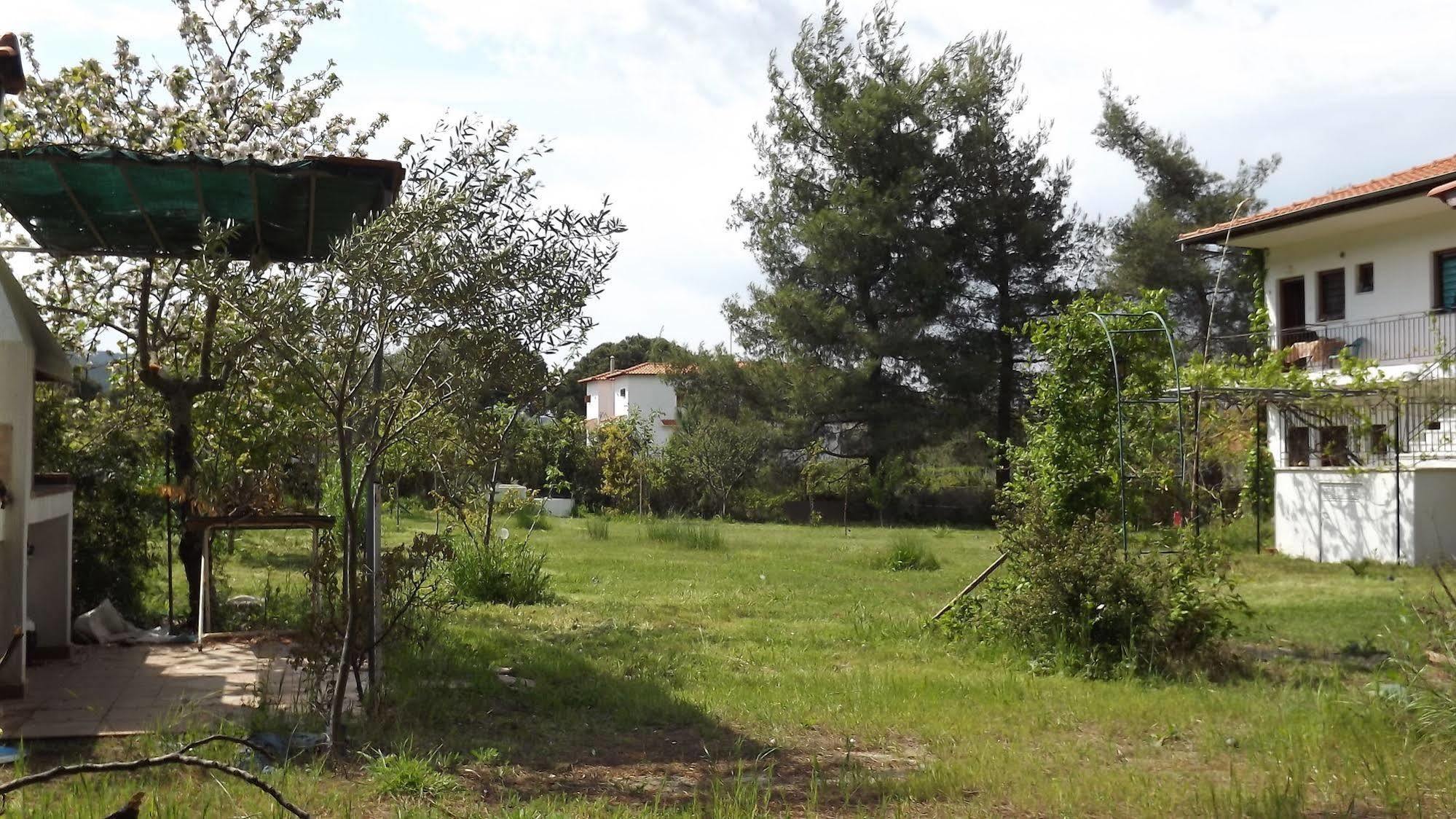 Pefka Studios & Apartments Chalkidiki Bagian luar foto
