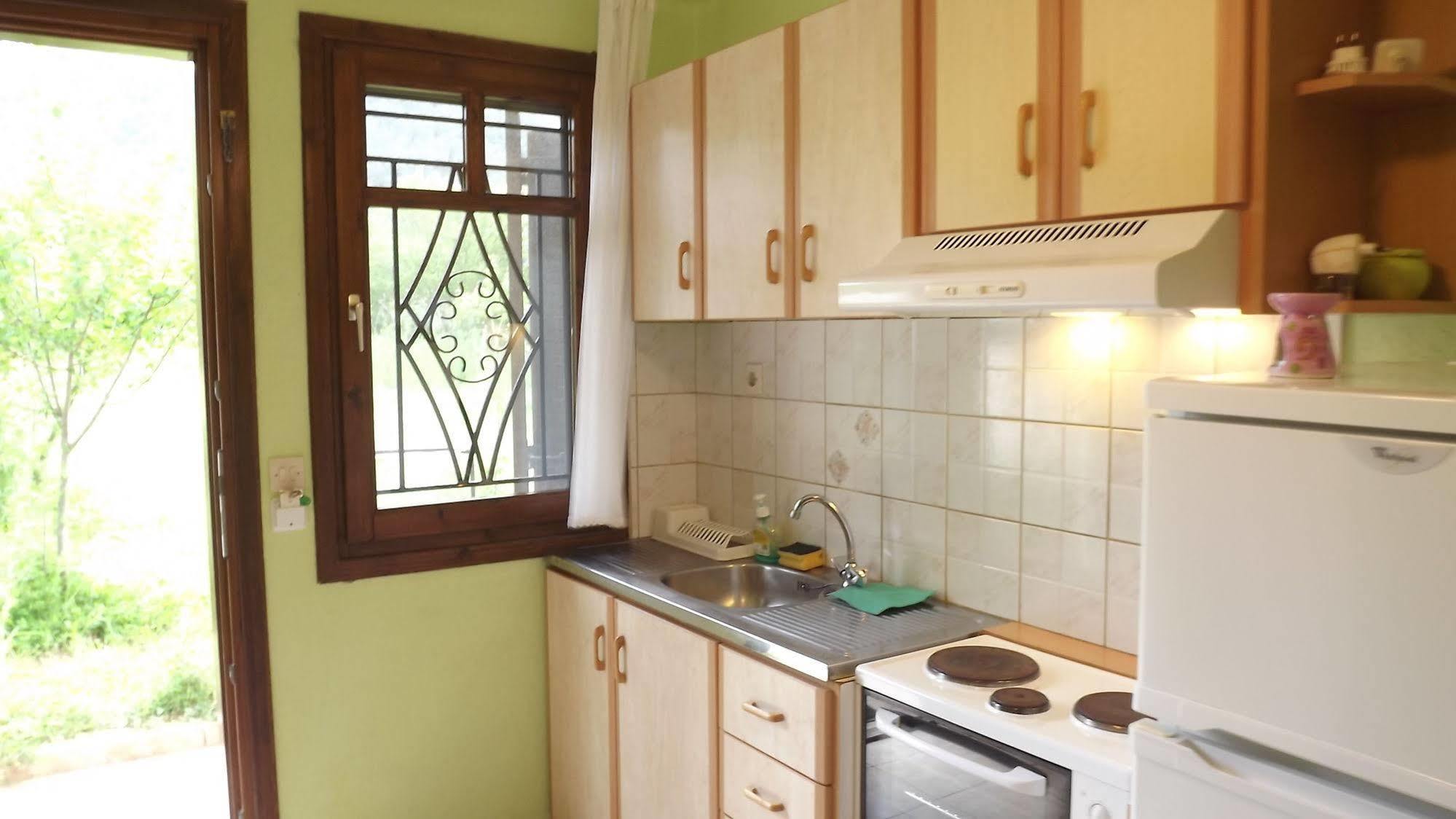 Pefka Studios & Apartments Chalkidiki Bagian luar foto